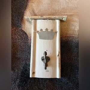 Rustic White and Gray Crown Wall Hook Decor